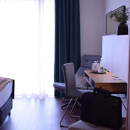 Landhotel Ruegheim Bagian luar foto
